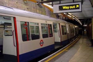 london-underground-lf7u